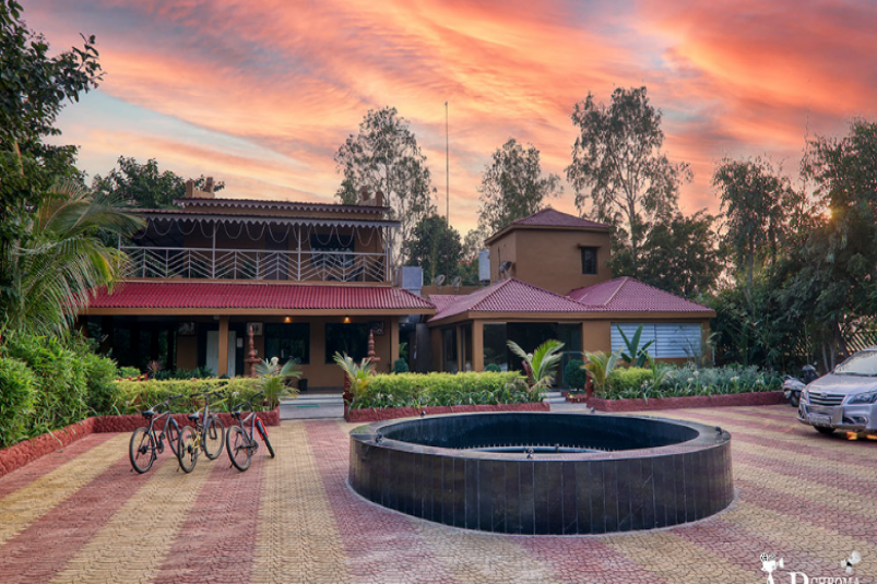 Tadoba 5 Star Hotel/Resort